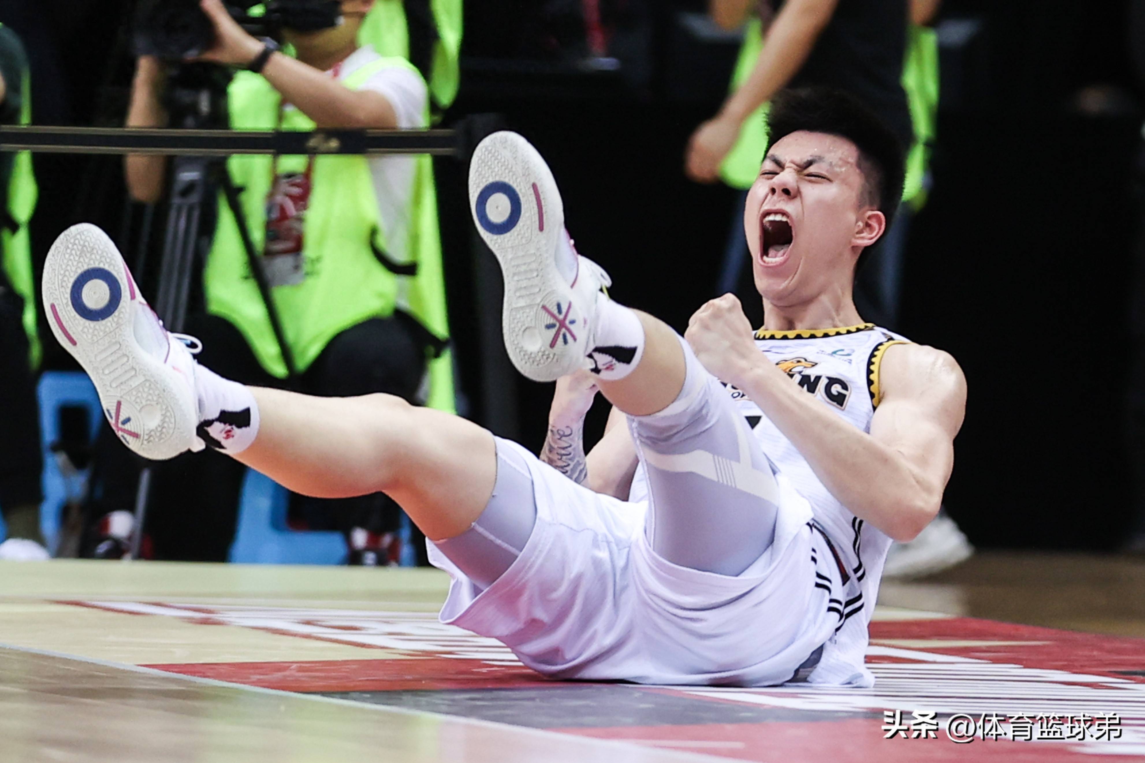 新援表现抢眼，球队战斗力大增