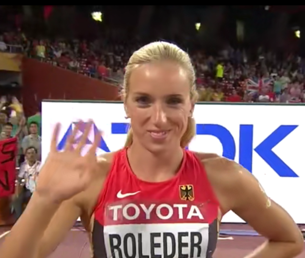 德国女子田径选手冲刺到底，领先全场