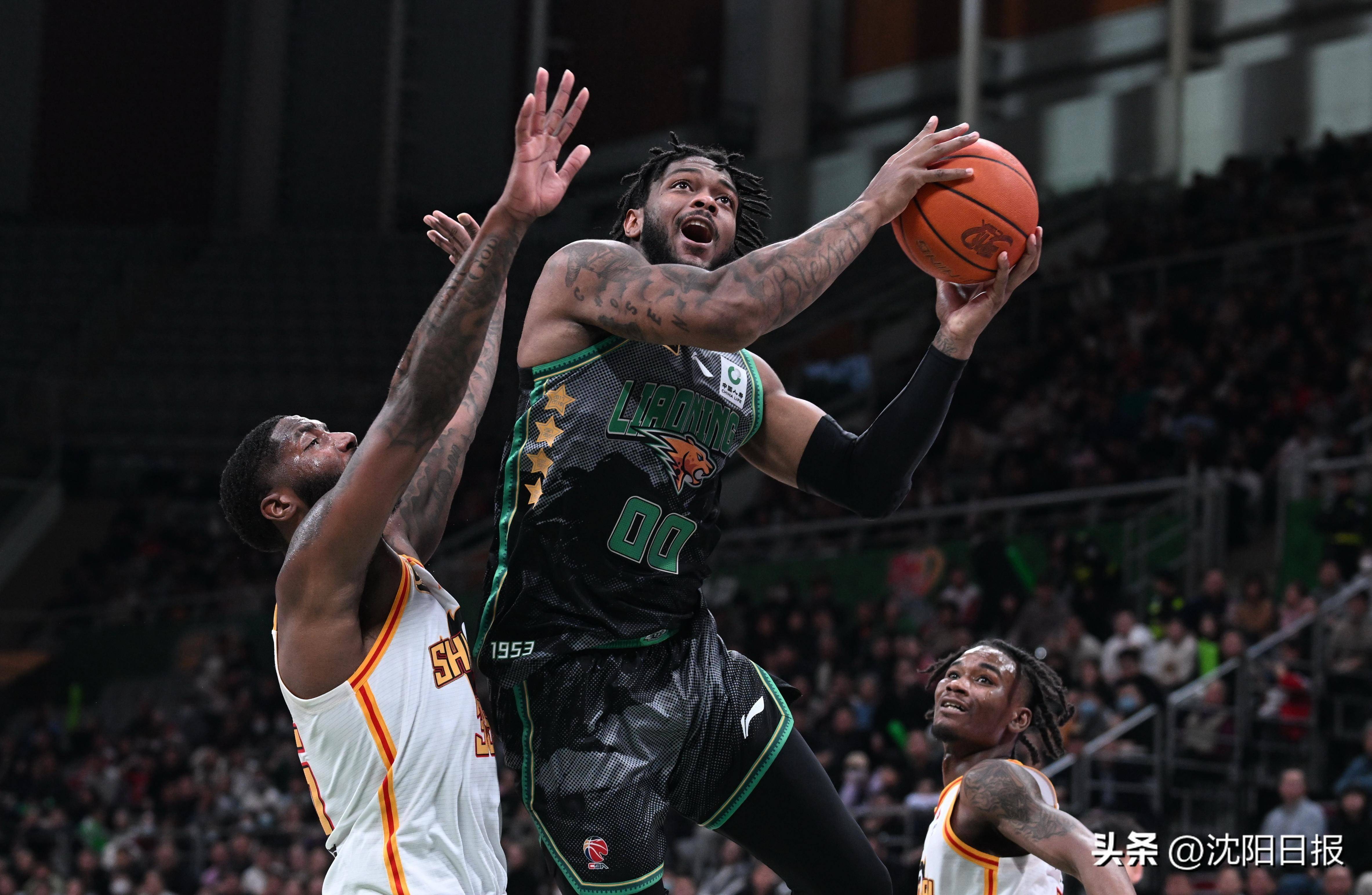 辽宁队全队状态回升,备战季后赛势如破竹 辽宁队全队状态回升,备战季后赛势如破竹