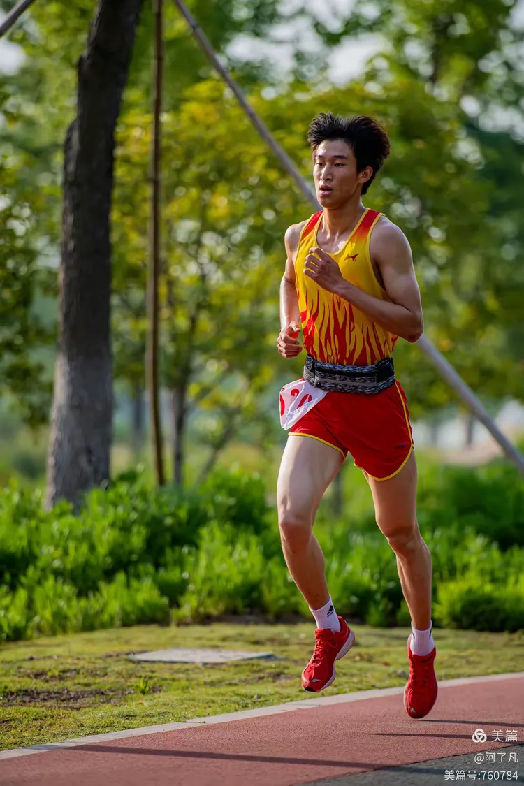 悟空体育官网-队员们尽情释放激情，向胜利冲刺不停歇